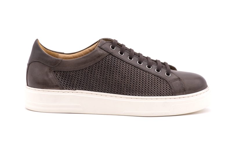 Sneaker pelle forata