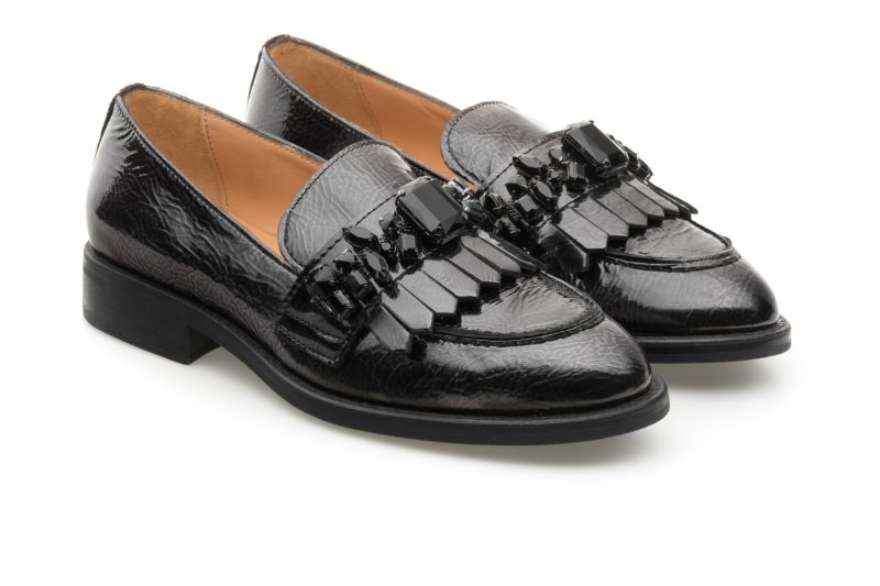 Mocassino in Vernice con Frange e Accessorio