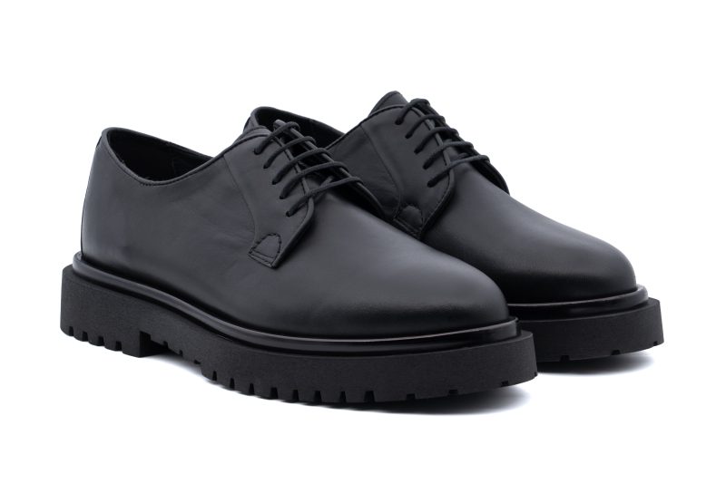 Derby stringata in pelle