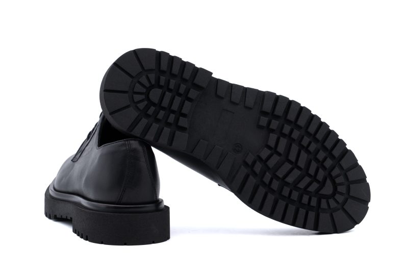 Derby stringata in pelle