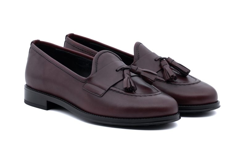 Mocassino in pelle con nappine