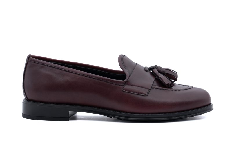 Mocassino in pelle con nappine