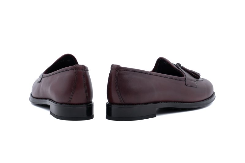 Mocassino in pelle con nappine
