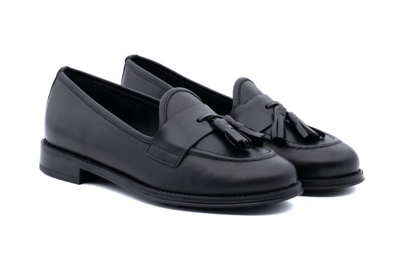 Mocassino in pelle con nappine