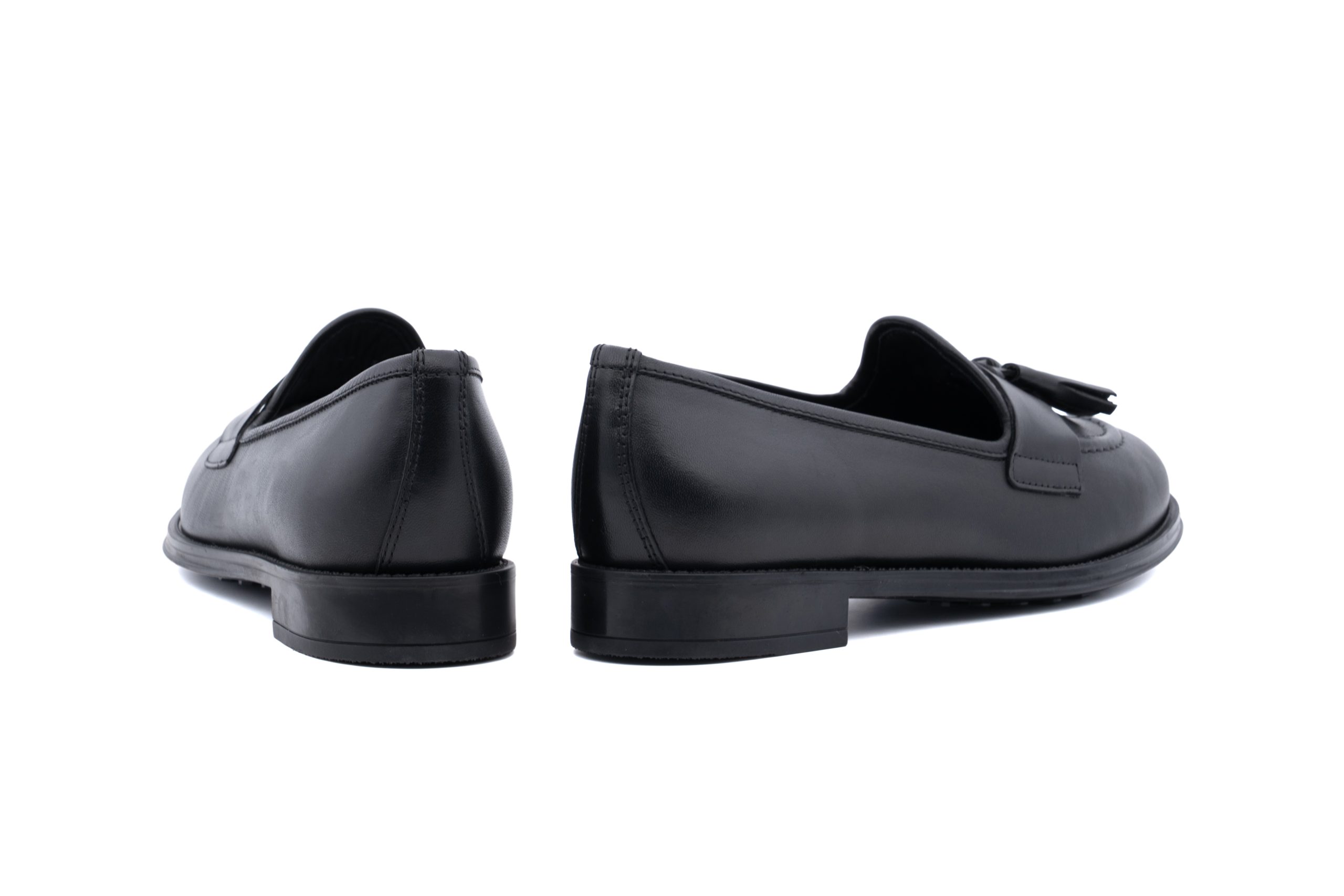 Mocassino in pelle spazzolata con nappine