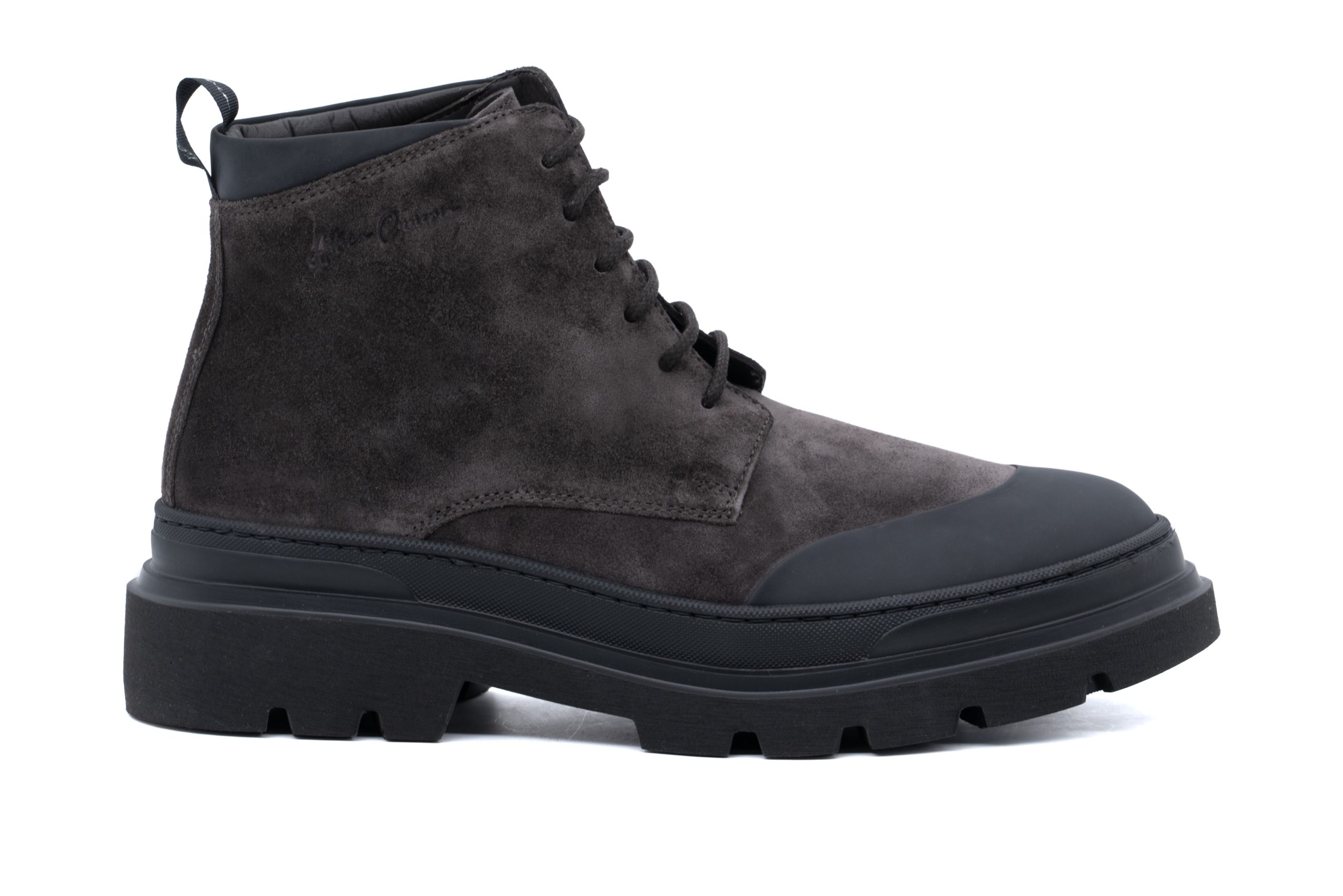 Stivaletto stringato gommato