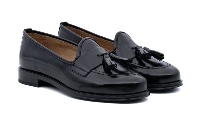 Mocassino in pelle spazzolata con nappine