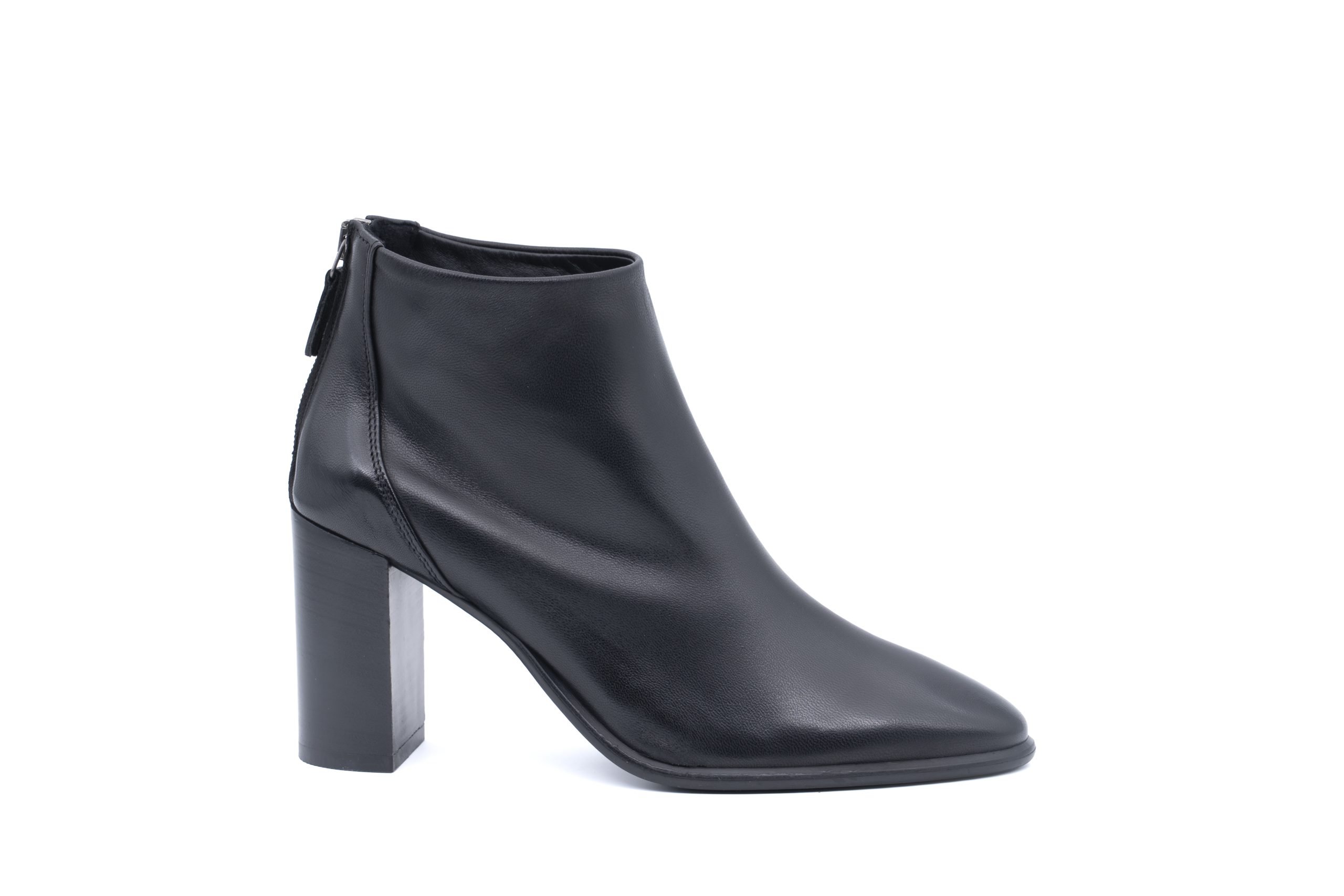 Stivaletto con tacco largo in Pelle Nera